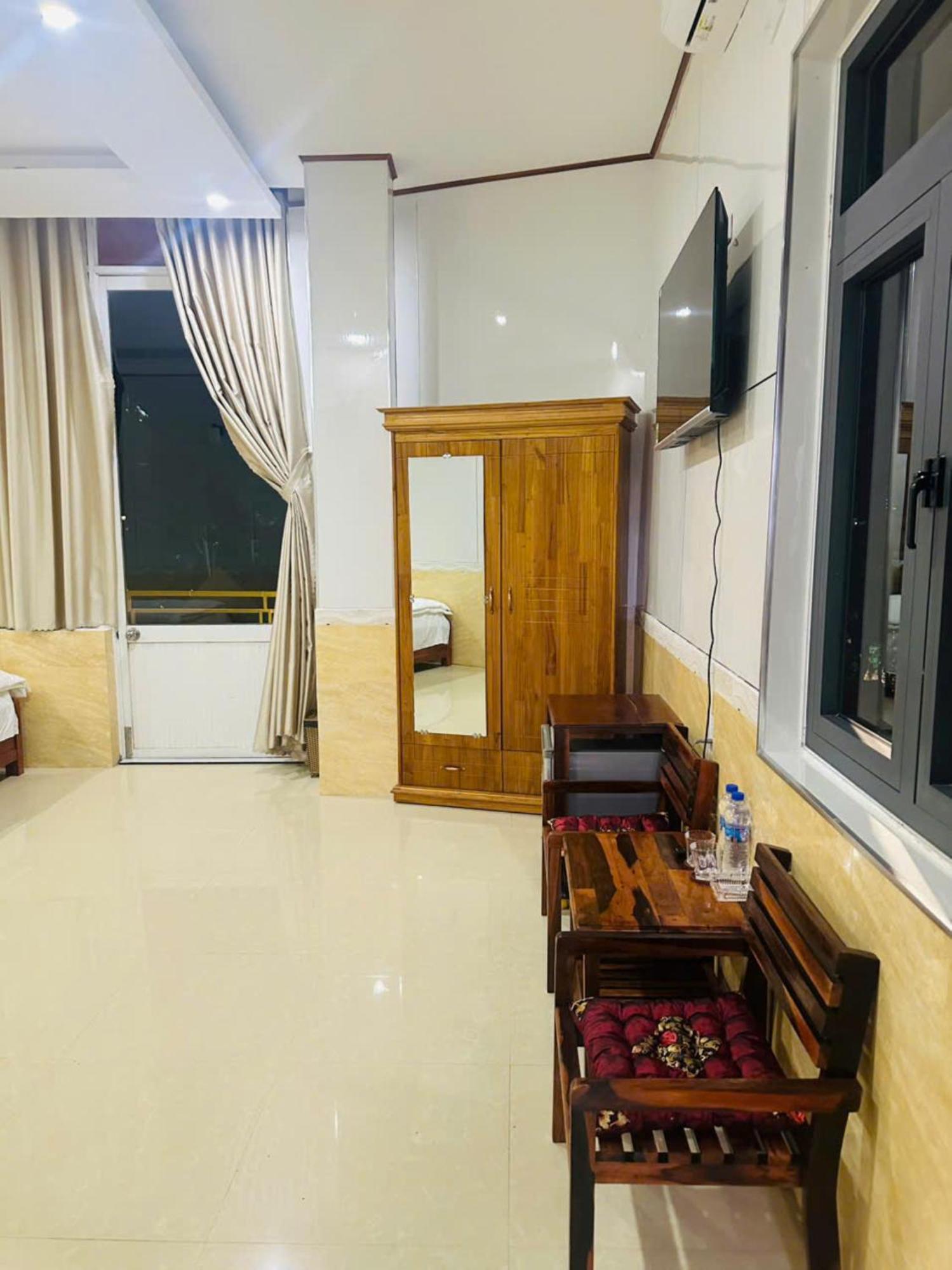 Binh Minh Hotel بلايكو المظهر الخارجي الصورة